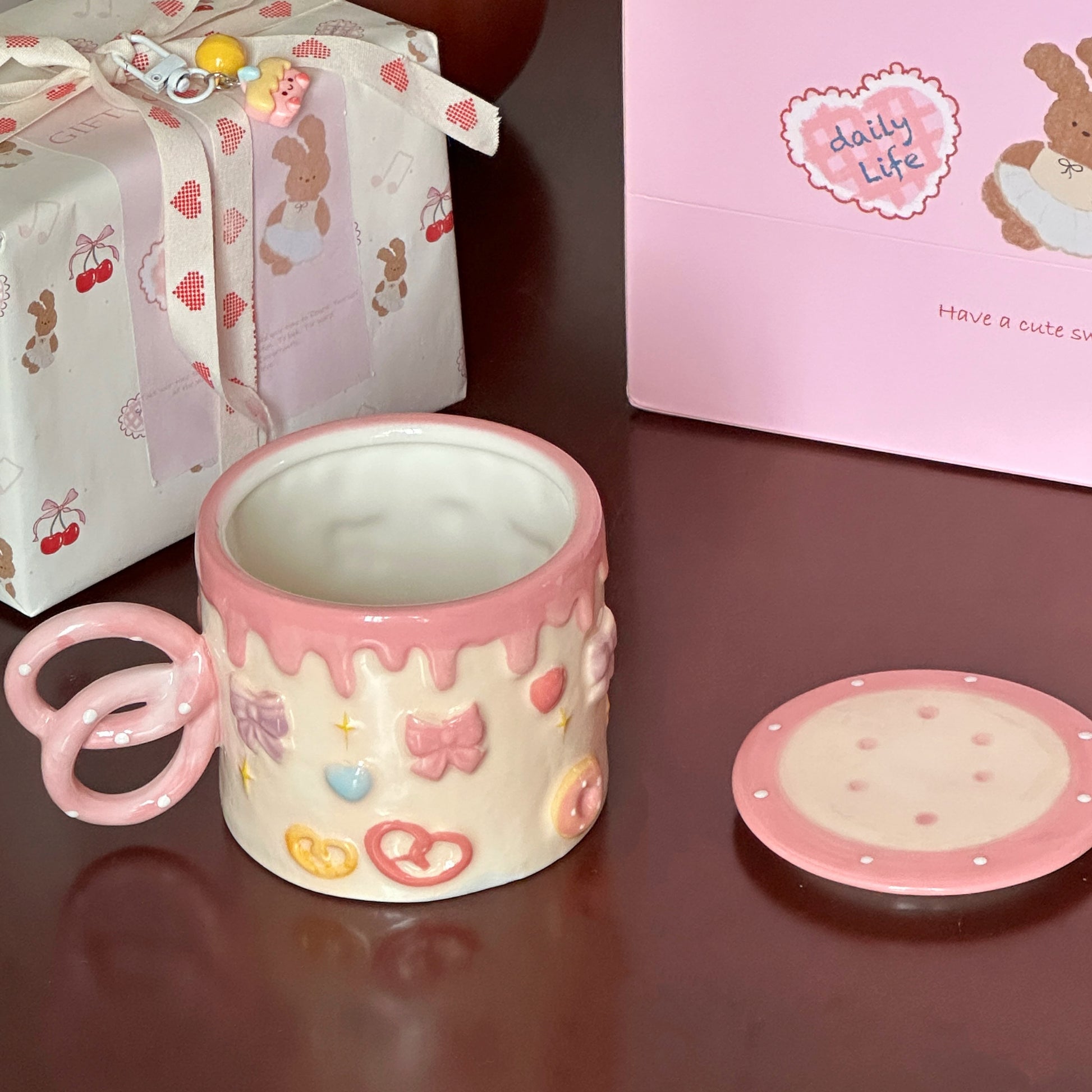 Biscuit Mug with Lid