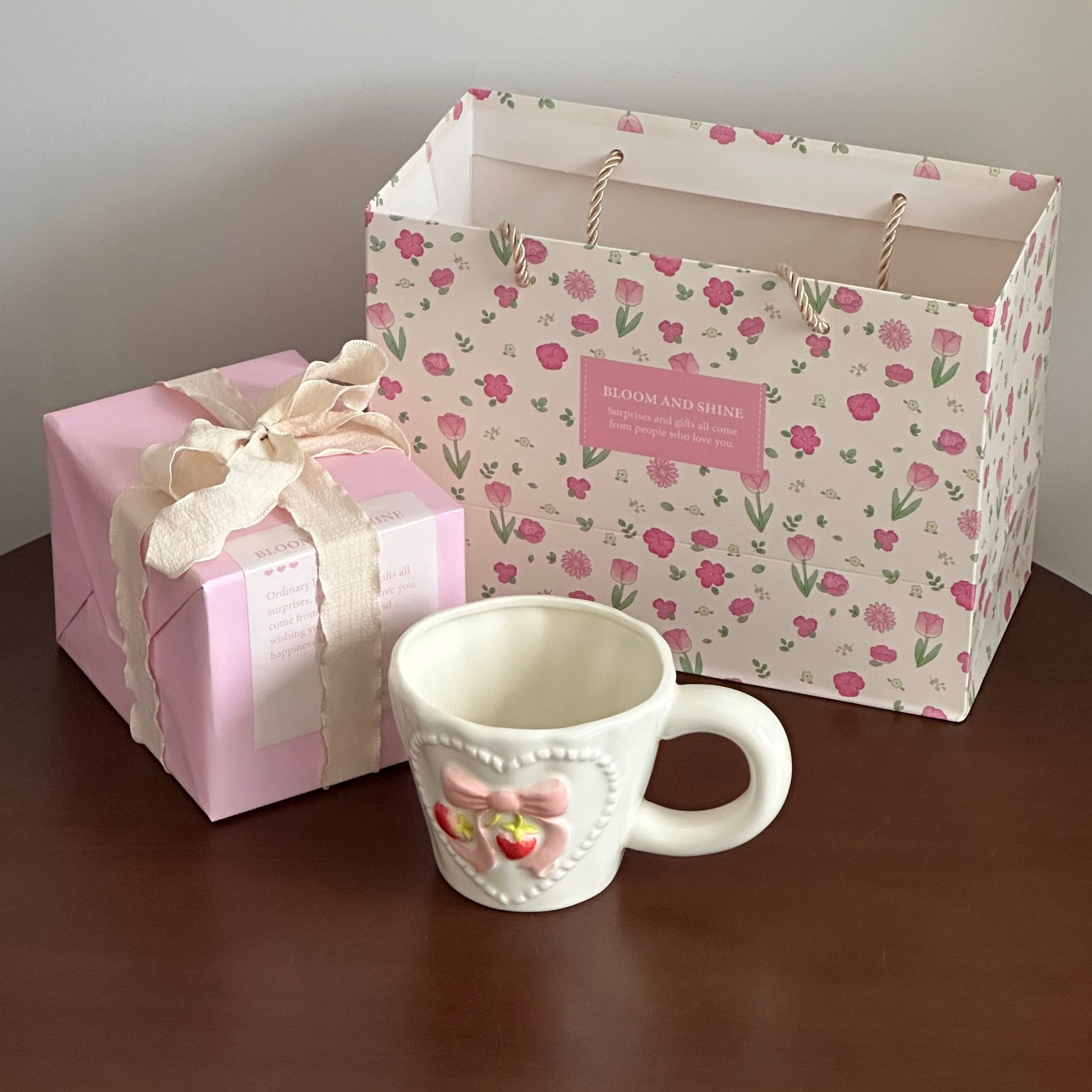 Bow Strawberry Mug